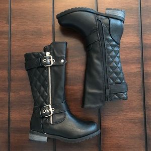 Quilted Zip Boots w/ Gold Details.
